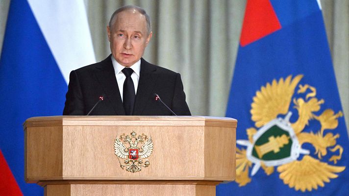 Putin admite que el atentado de Moscú fue obra de yihadistas, pero insiste en vincularlo con Ucrania