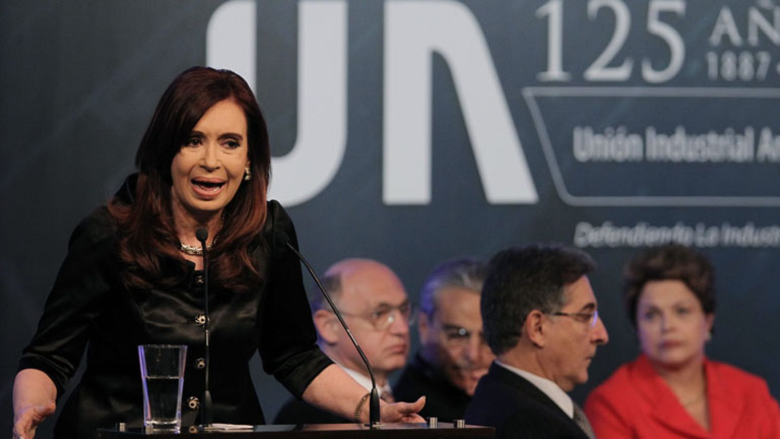 Clarín espera que se prorroguen las medidas cautelares contra la Ley de Medios de Argentina