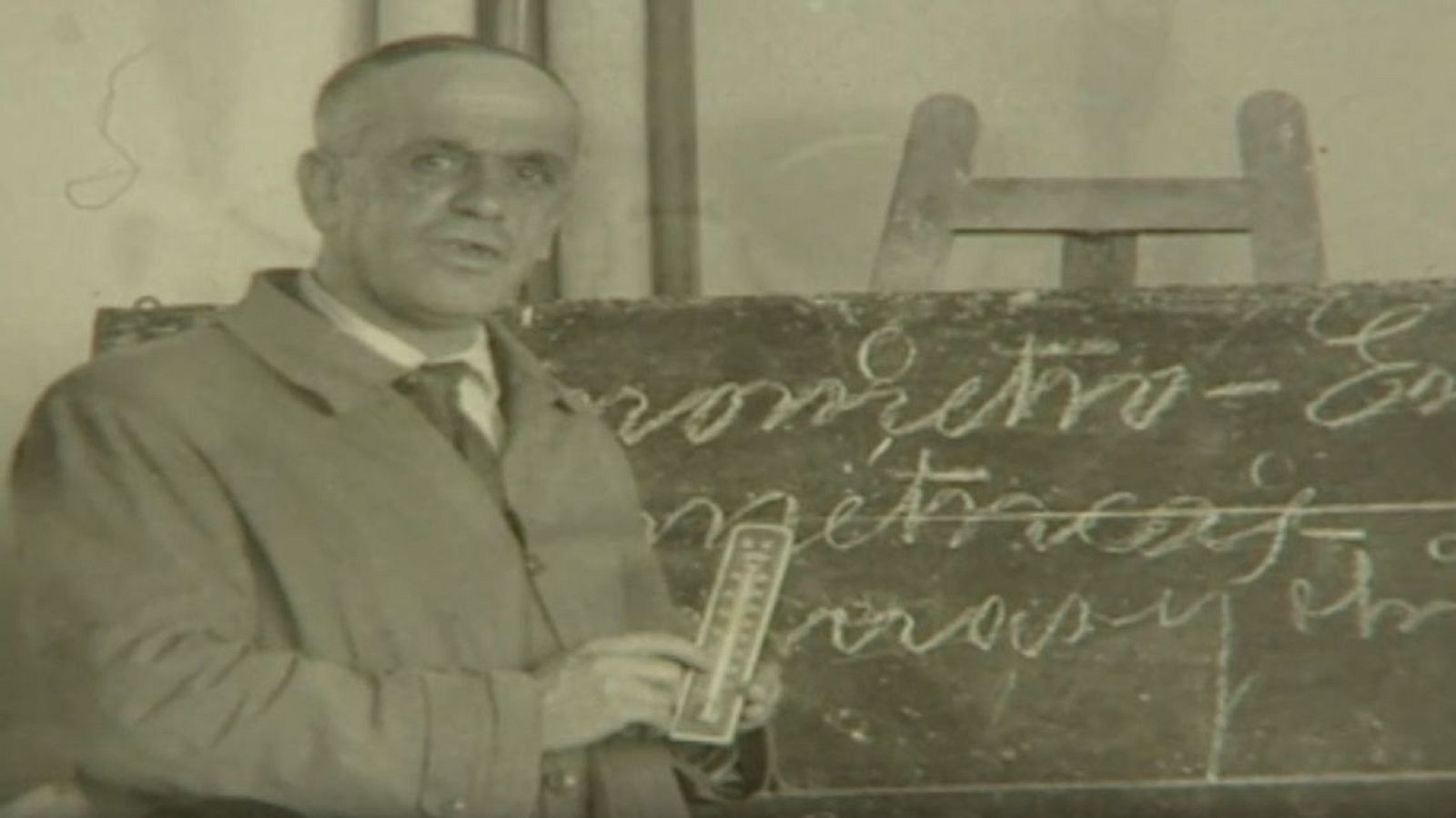 Crónicas - La república de los maestros - Fue noticia en el Archivo de RTVE | Ver