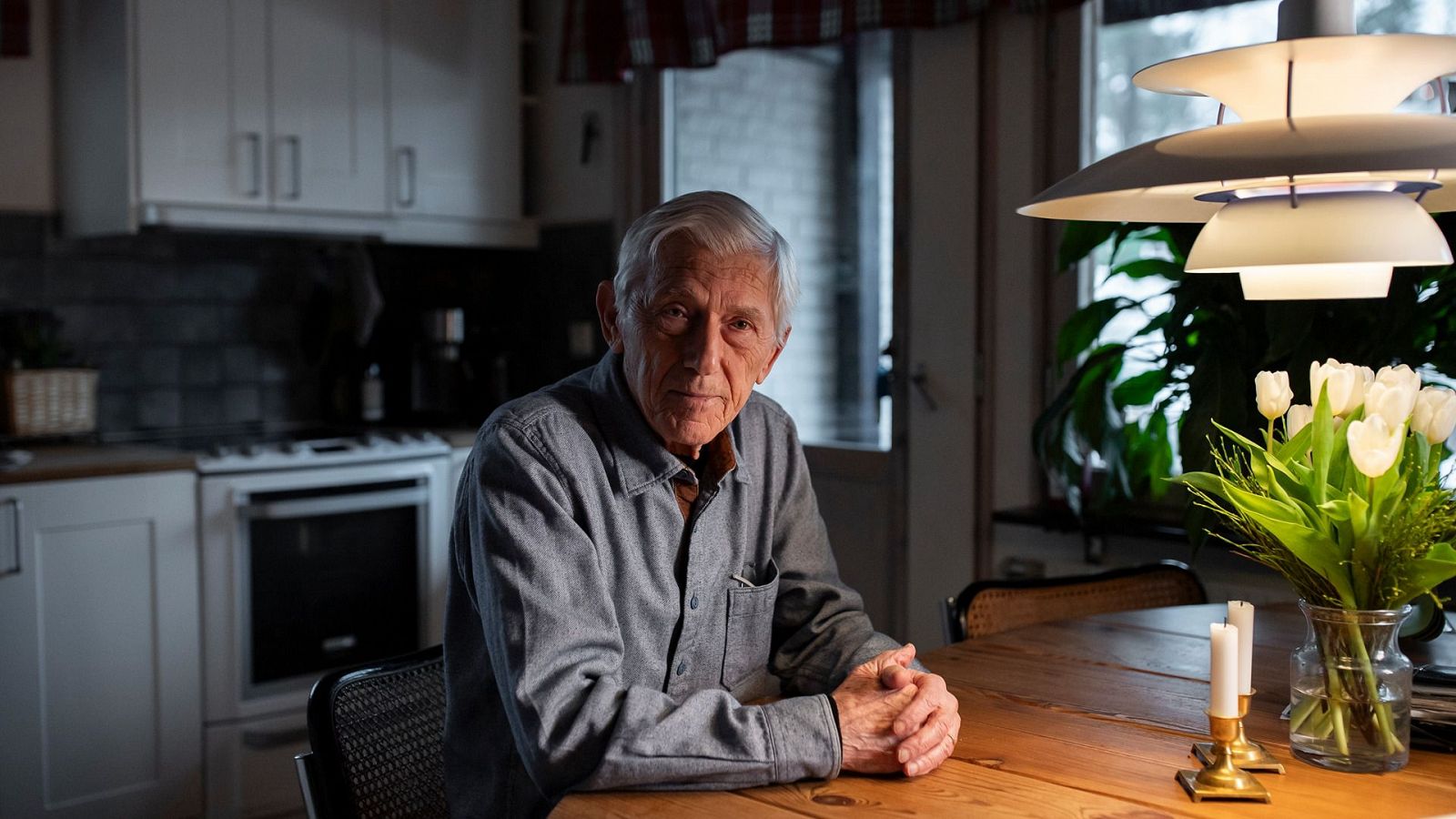 El escritor Theodor Kallifatides rememora su infancia en Grecia - Página Dos - Página Dos | Ver