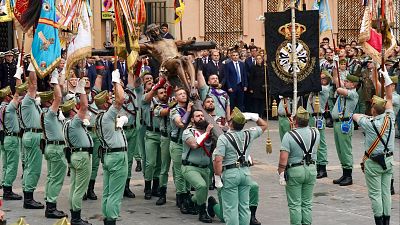 La Legin desfila en Mlaga y traslada al Cristo de la Buena Muerte en un Jueves Santo marcado por el mal tiempo