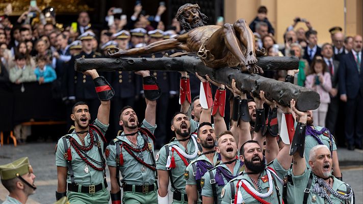 Telediario 1 - Jueves Santo en Málaga: el desembarco de la Legión y el traslado del Cristo de Mena