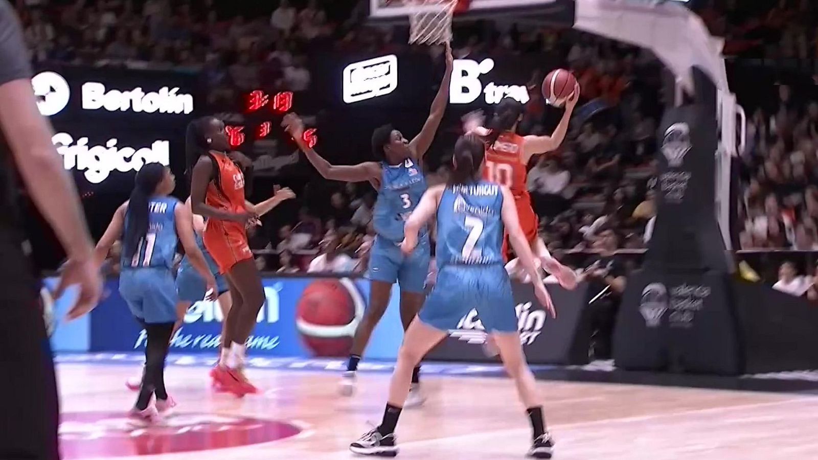 Baloncesto - Liga Endesa 26ª Jornada: Valencia Basket - Perfumerías Avenida - ver ahora