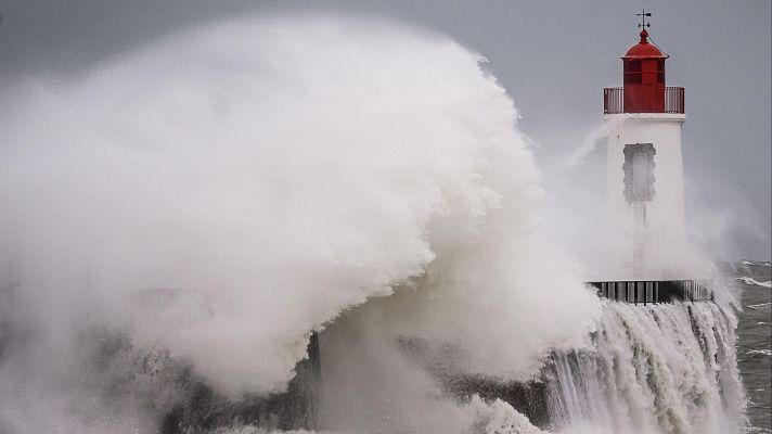 El Jueves Santo se viste de luto: cuatro personas mueren en Asturias y Tarragona en pleno temporal