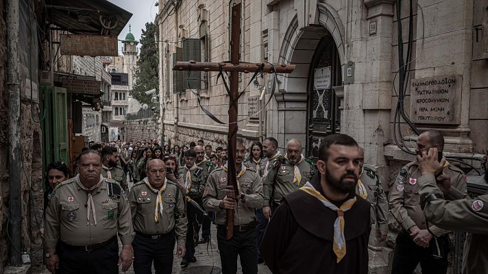 Telediario 1 - Viernes Santo: los franciscanos celebran la procesión del vía crucis en Jerusalén