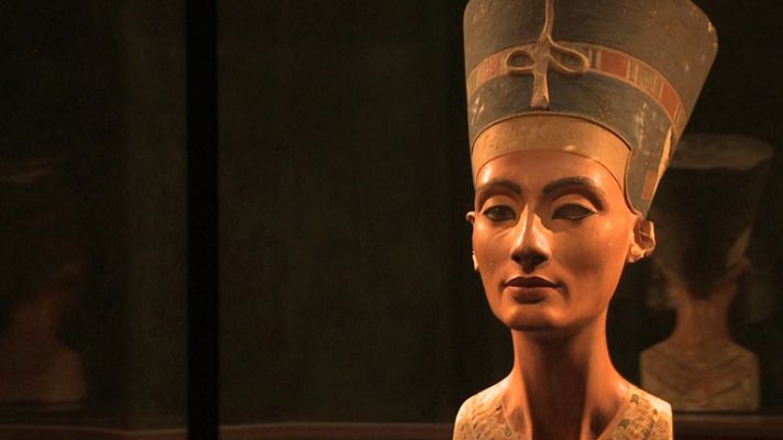 Telediario 1 - Berlín celebra el centenario del hallazgo del busto de Nefertiti con una gran exposición
