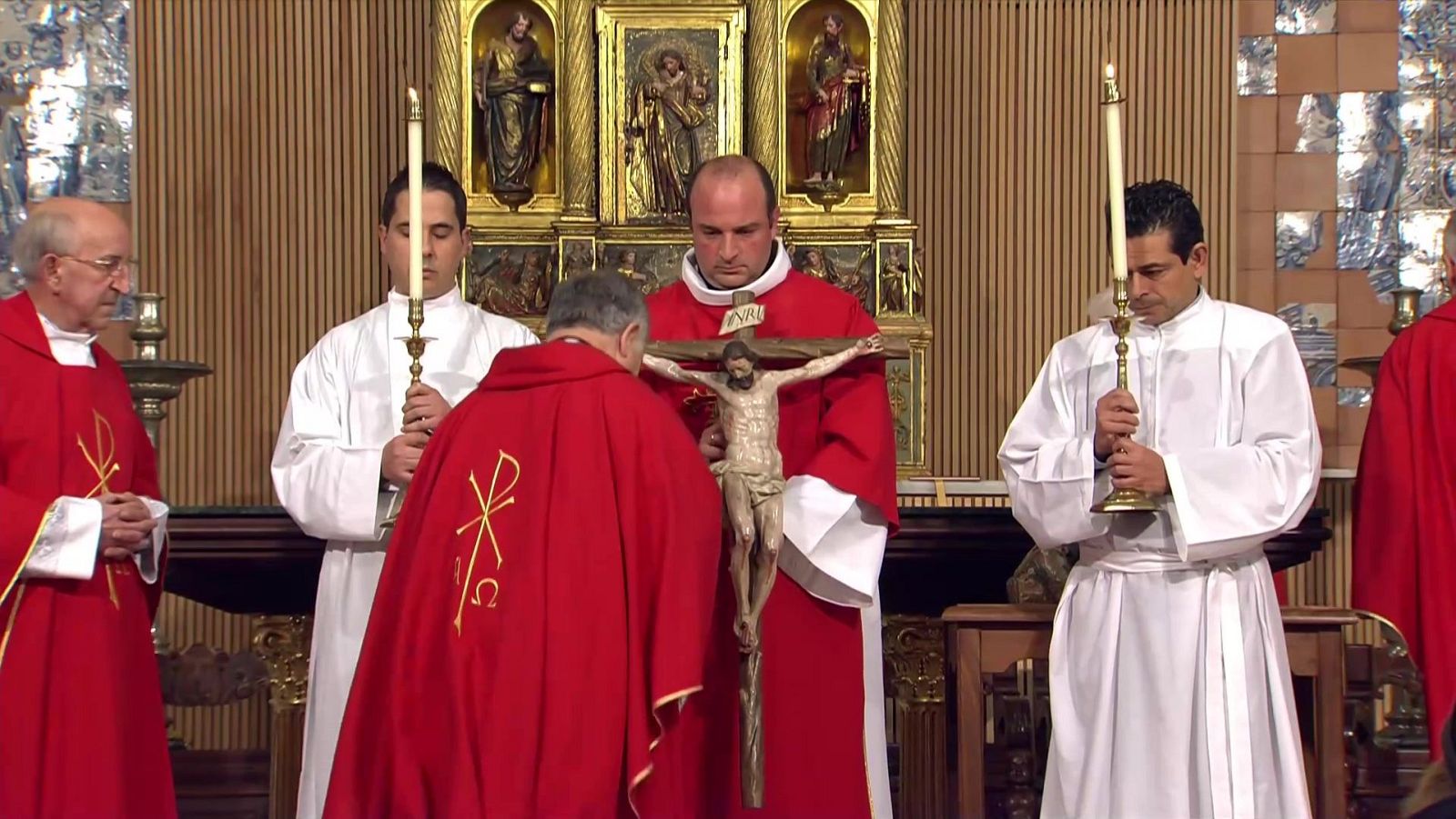 Semana Santa 2024 - Santos Oficios: Triduo Pascual. Celebración de la Pasión del Señor | Ver