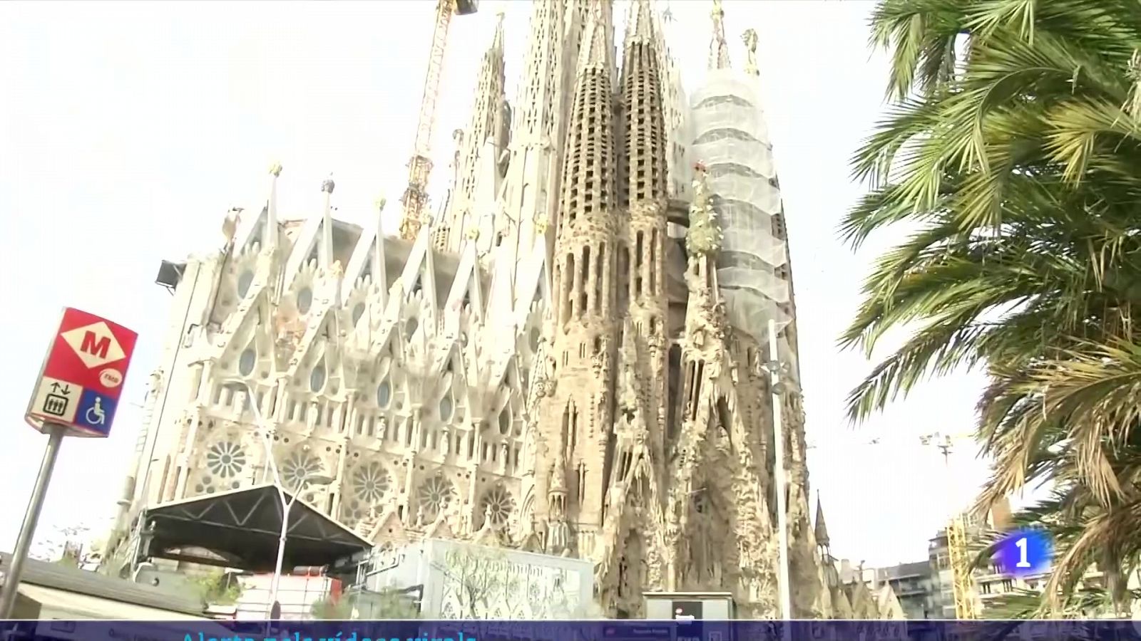 El perill dels 'selfies' al metro de la Sagrada Família