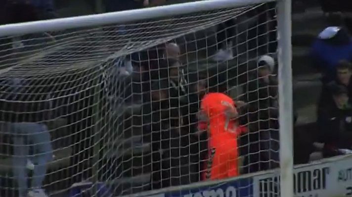 Telediario Fin de Semana - Suspendido el Sestao-Rayo Majadahonda por insultos racistas al portero Sarr