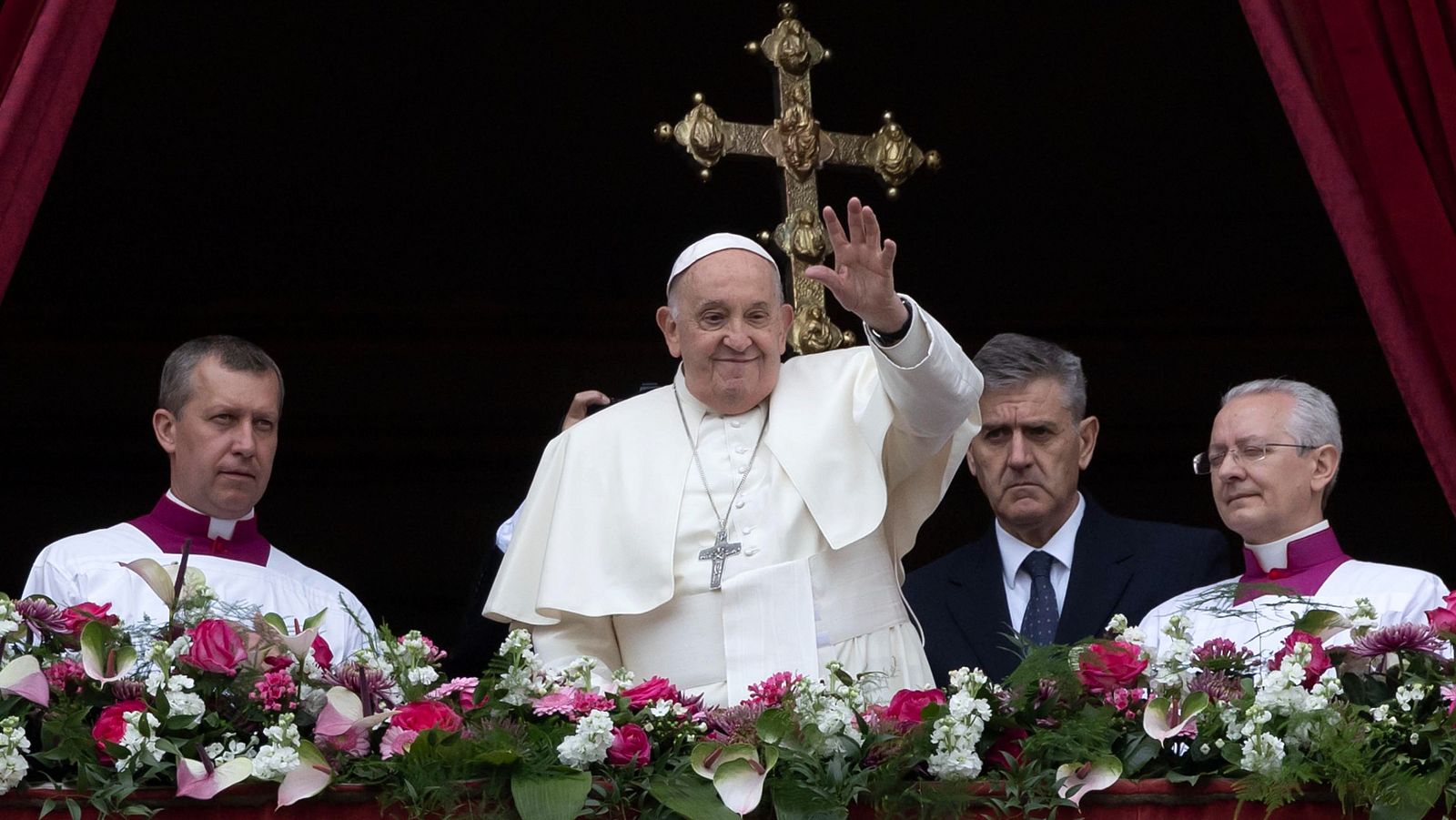 El papa pide que se detengan los "vientos de guerra"