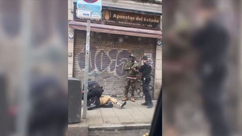 Interior abre una investigación por la intervención policial en Lavapiés - La tarde en 24h | Ver