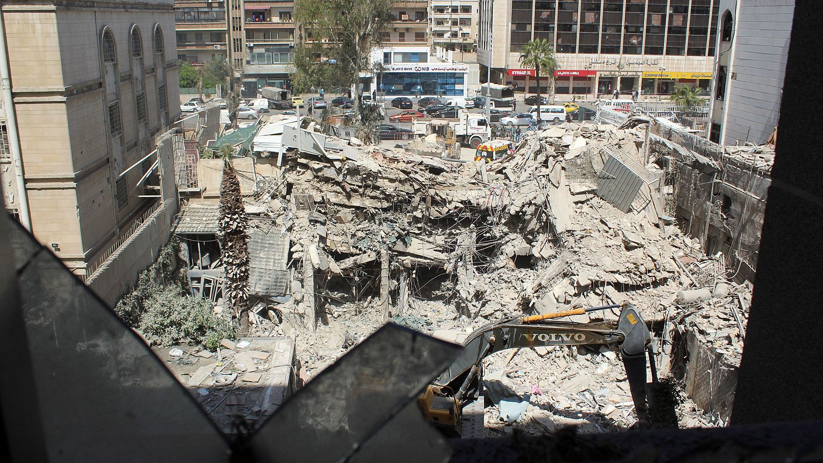 Irán advierte a Israel de "consecuencias" tras el ataque contra la embajada iraní en Siria | Ver