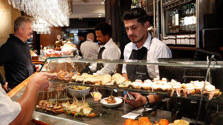 Telediario 1 - España marca un nuevo récord de trabajadores, más de 20,9 millones, en el arranque de la temporada turística