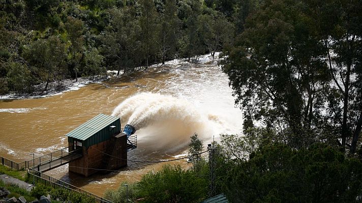 Telediario 1 - Marzo cierra con el doble de lluvia de lo normal, pero repartida de manera desigual