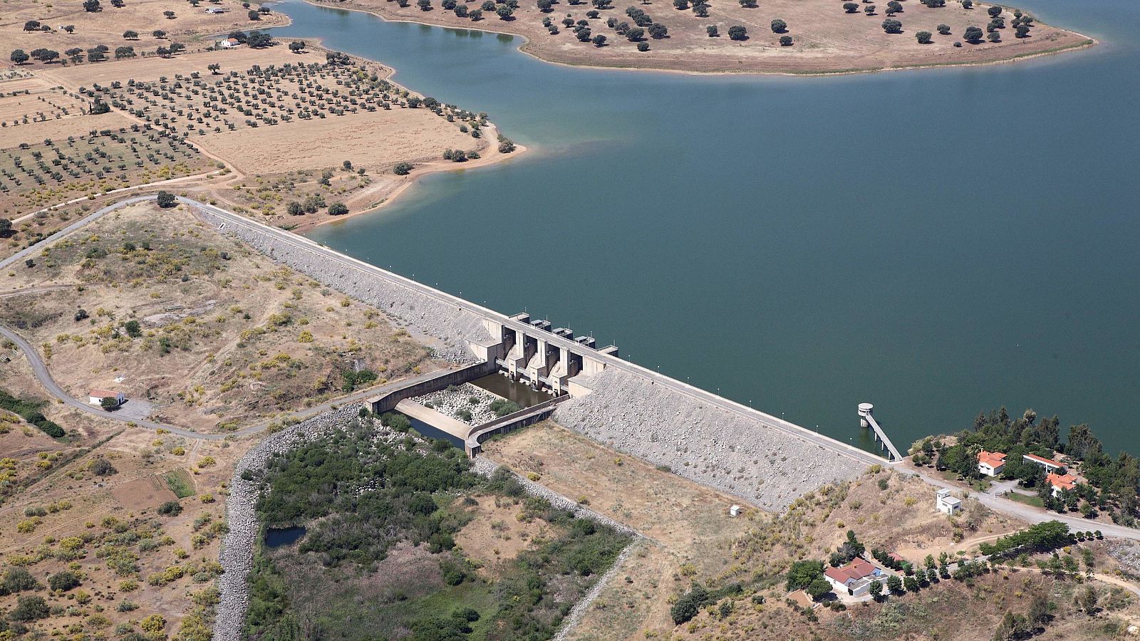 El embalse de Sierra Boyera duplica su cantidad de agua y llega al 70% de su capacidad