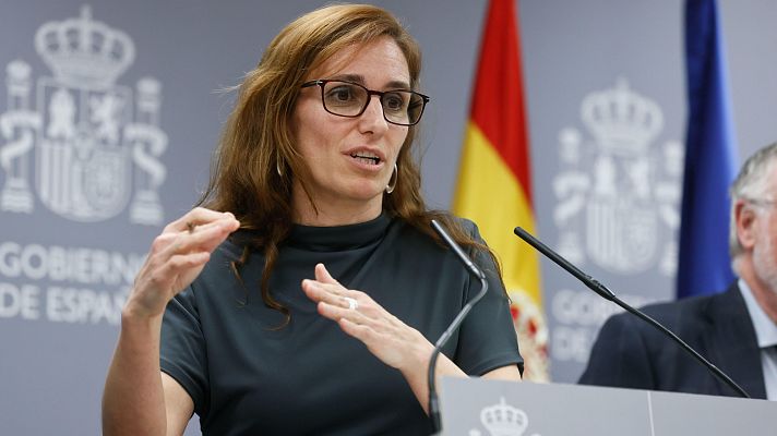 La hora de La 1 - Mónica García ve "ensañamiento con las familias de las víctimas" de las residencias