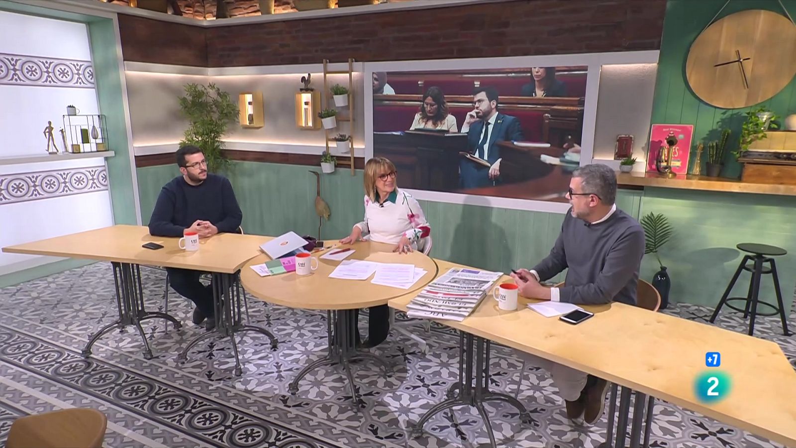 Gemma Nierga entrevista Laia Estrada. El periodista Bob Pop presenta el llibre 'Como las grecas'. I parlem de les novetats de la declaració de la Renda 2023