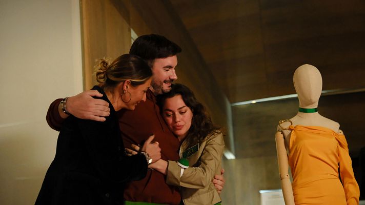 Maestros de la costura - Almudena y Ángel reprochan a Ana la ejecución de su capitanía