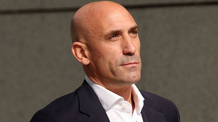 Luis Rubiales está prestando declaración ante la Guardia Civil en Barajas