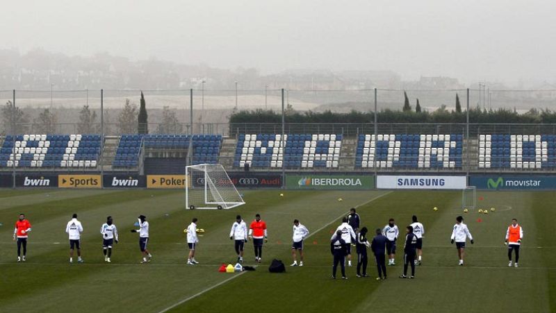 Al Real Madrid le toca jugarsela contra un Valladolid con mucha moral después de ganar al Sevilla. No está convocado Coentrao, baja por su lesión muscular. En rueda de prensa, Karanka ha despejado los rumores sobre  la marcha del técnico Mourinho el 