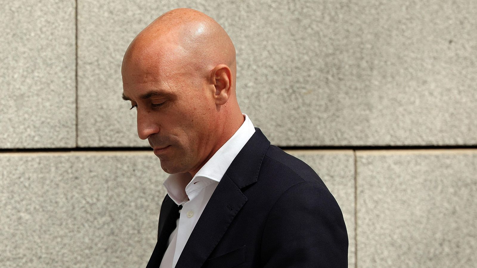 Luis Rubiales insiste: "Nunca en mi vida he pegado una 'mordida'"