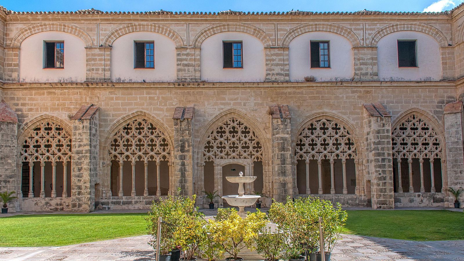 Posible desahucio a un matrimonio de 70 años de un convento de San Fernando, Cádiz