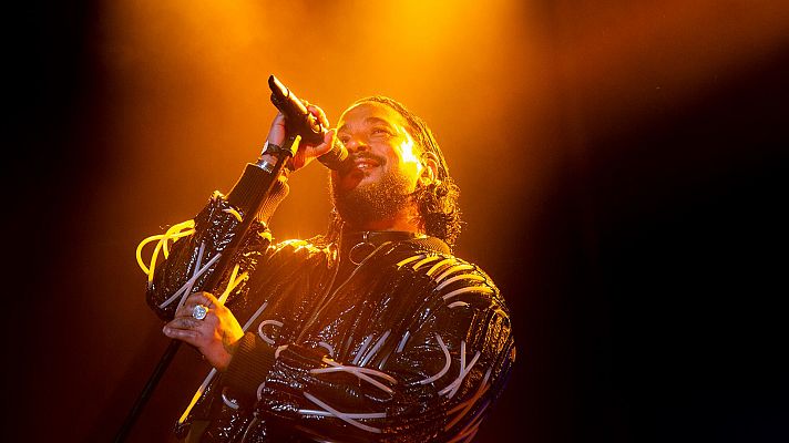 Eurovisión - Slimane (Francia) canta "Mon Amour"