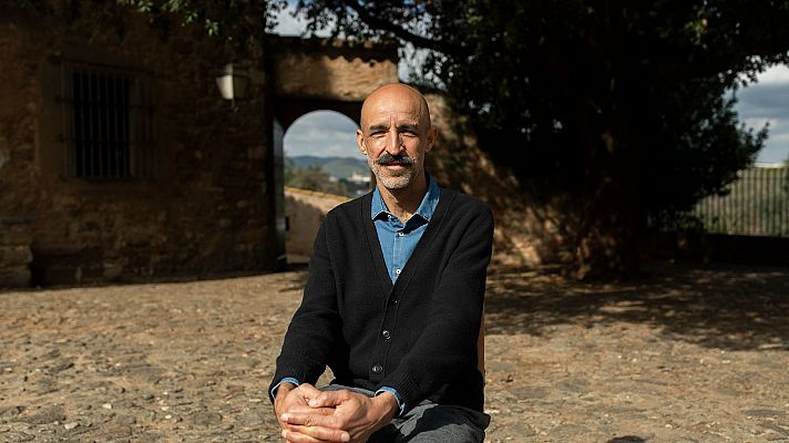 Página Dos - Jesús Carrasco publica 'Elogio de las manos'