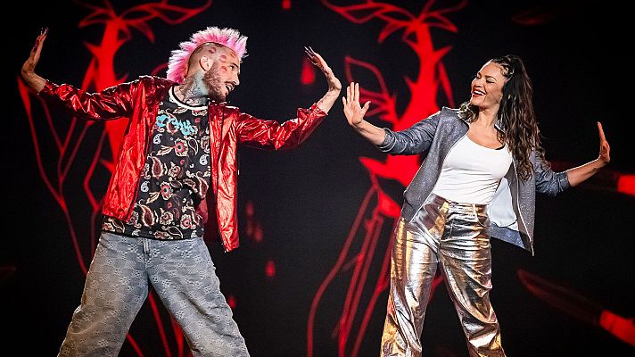 Baila como puedas - Darío y Fabiola Martínez, "Clavaito"