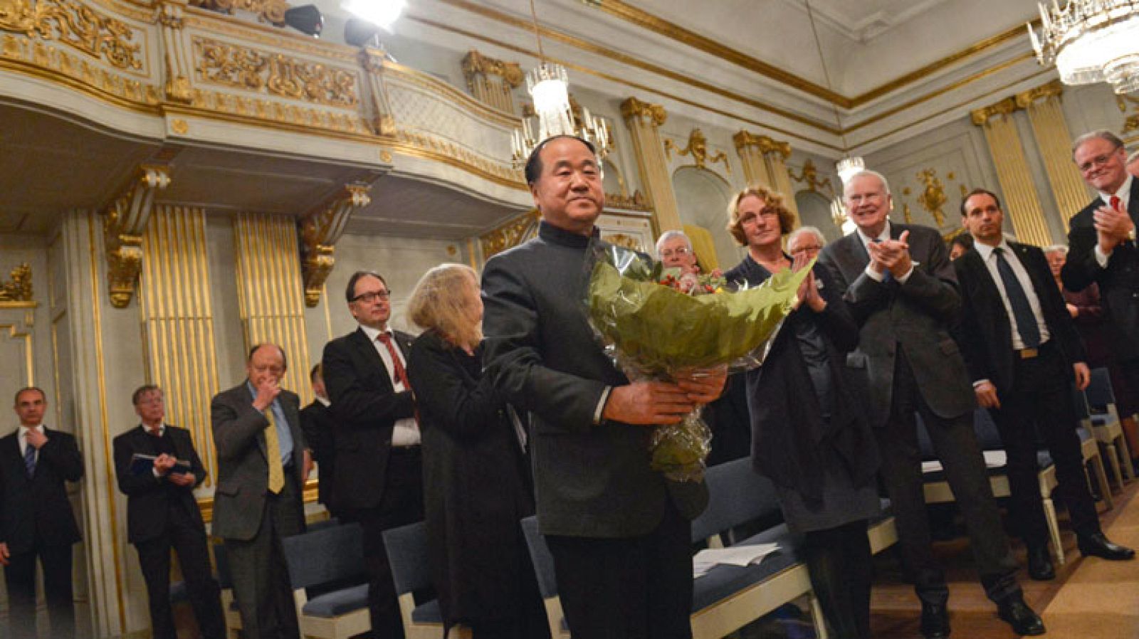 El escritor Mo Yan pronuncia el discurso de aceptación del Nobel de Literatura 2012