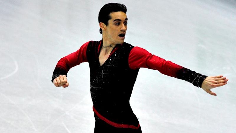 El patinador español Javier Fernández ha logrado la quinta  posición en el Programa Corto del ISU Grand Prix de Sochi (Rusia)  tras haber acumulado un total de 80,19 puntos, 12 menos que el líder  de la competición por el momento, el japonés Daisuke 