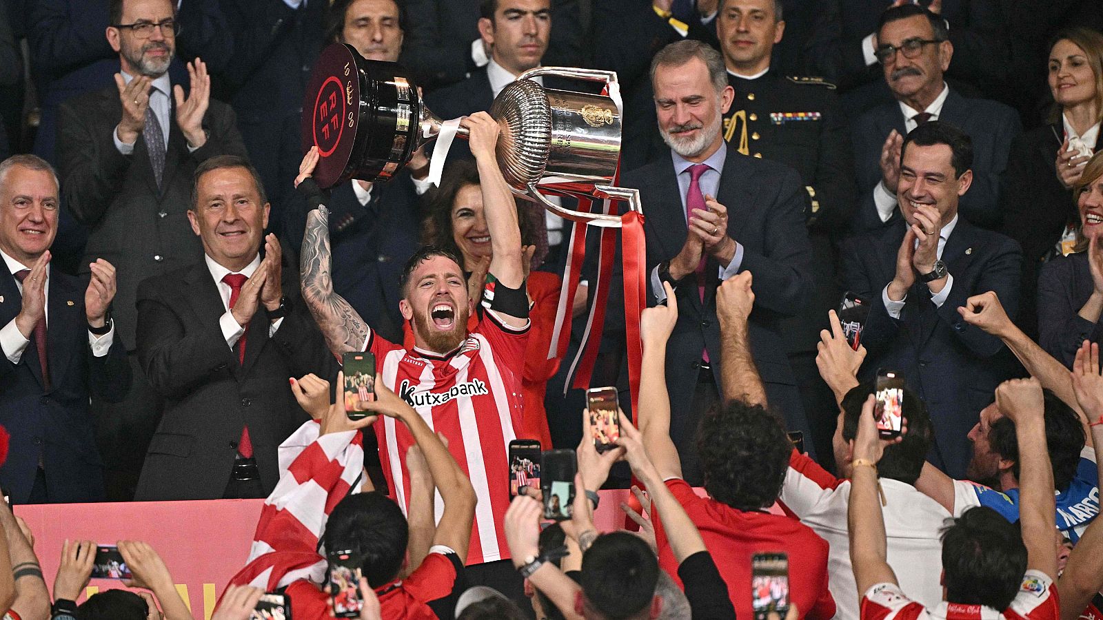El Athletic, campeón Copa del Rey 2024: Muniain levanta el trofeo