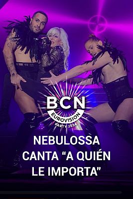 Nebulossa canta "A Quién Le Importa" en Barcelona