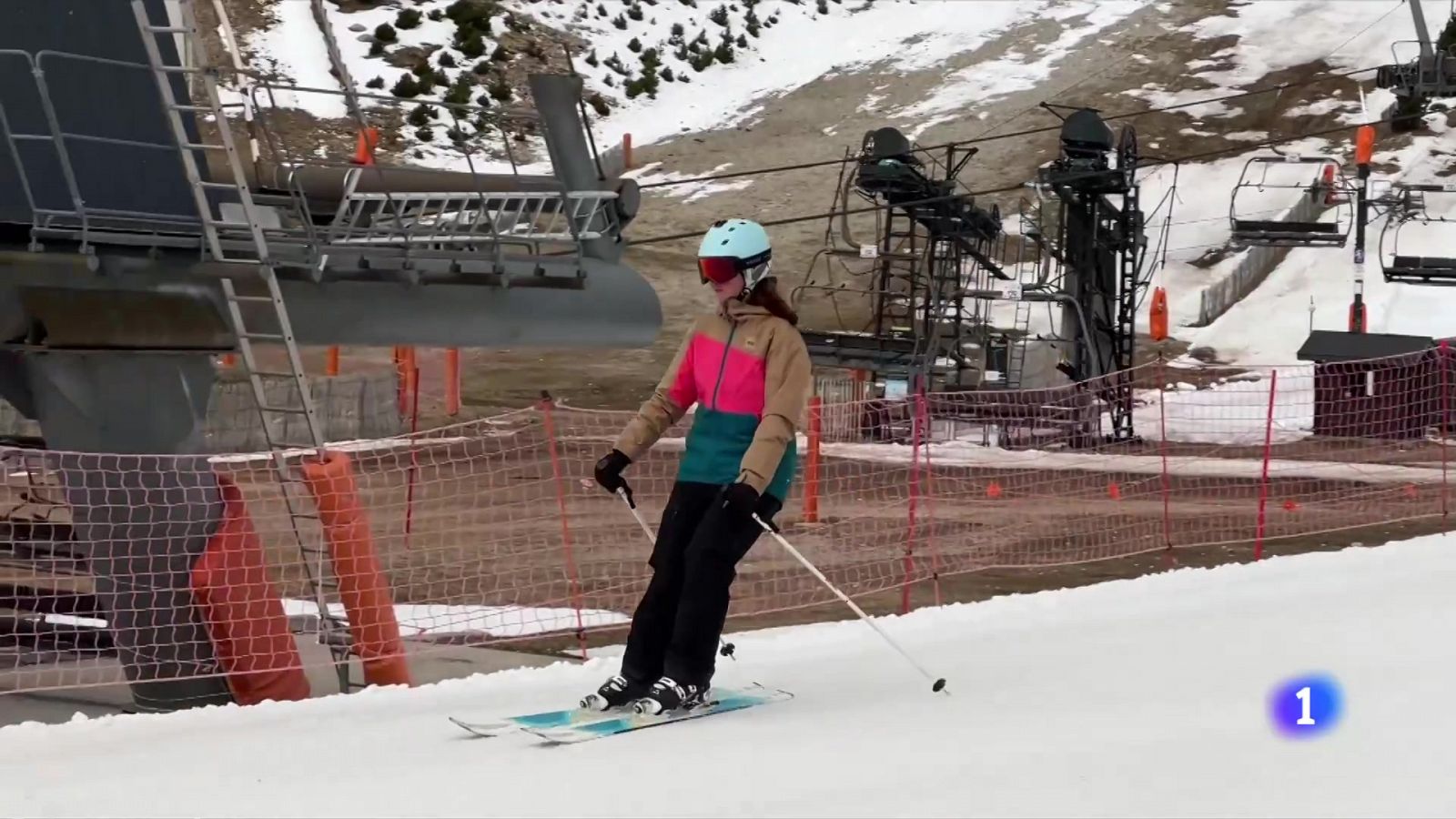 Estacions d'esquí estiren la temporada gràcies a les nevades