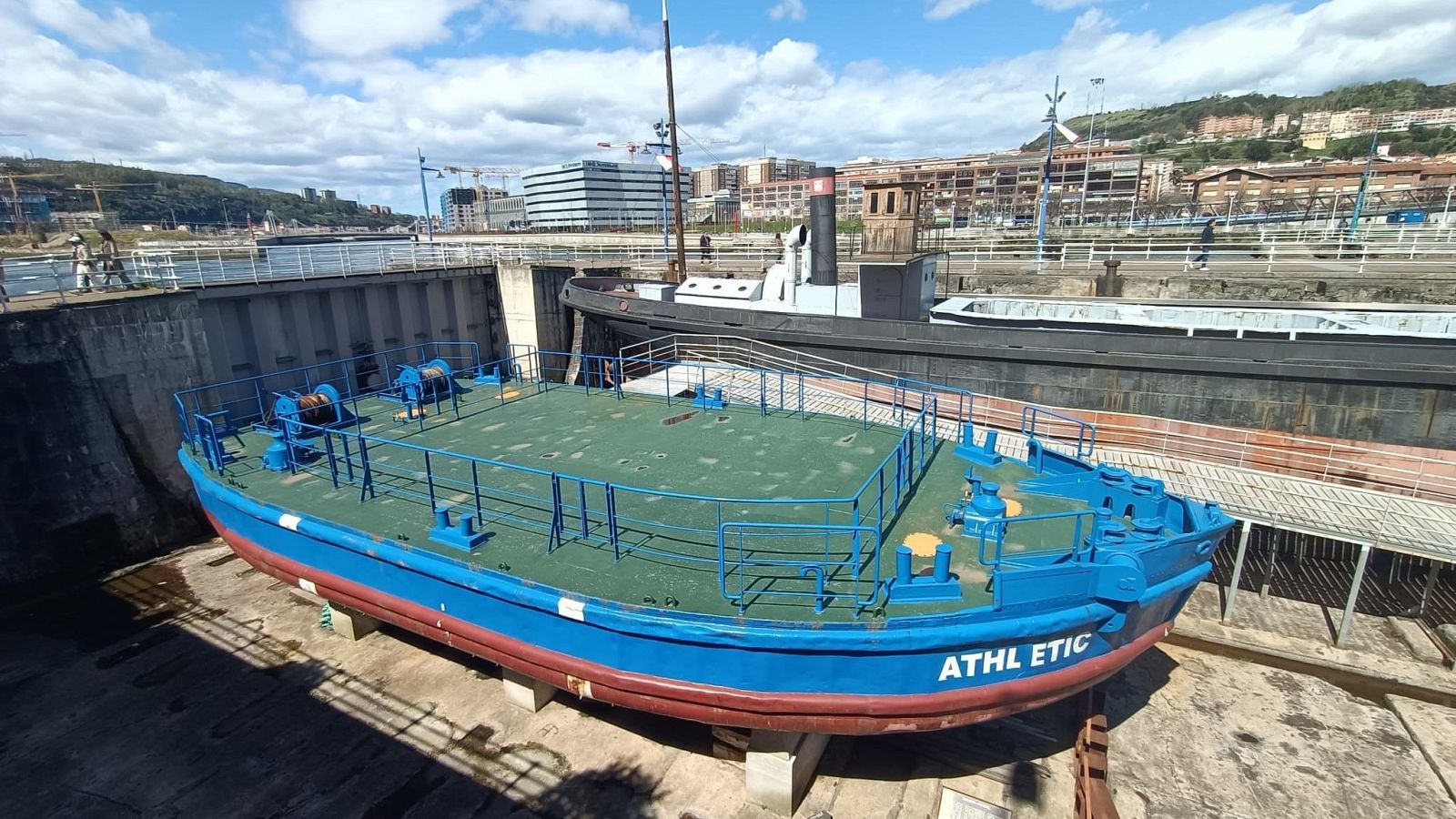 La Gabarra saldrá por la ría de Bilbao 40 años después