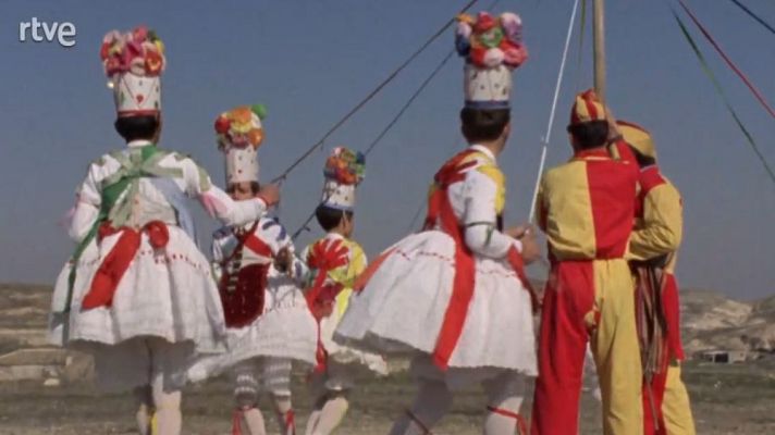 Raíces - Danzas de cortejo religioso