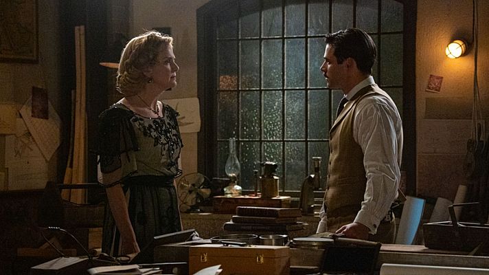 La promesa - La Promesa: Cruz presiona a Manuel para descubrir a su amante