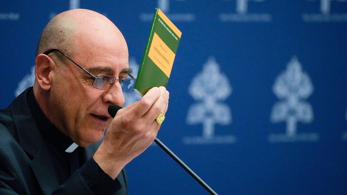 Telediario 1 - El Vaticano rechaza el cambio de sexo y la maternidad subrogada