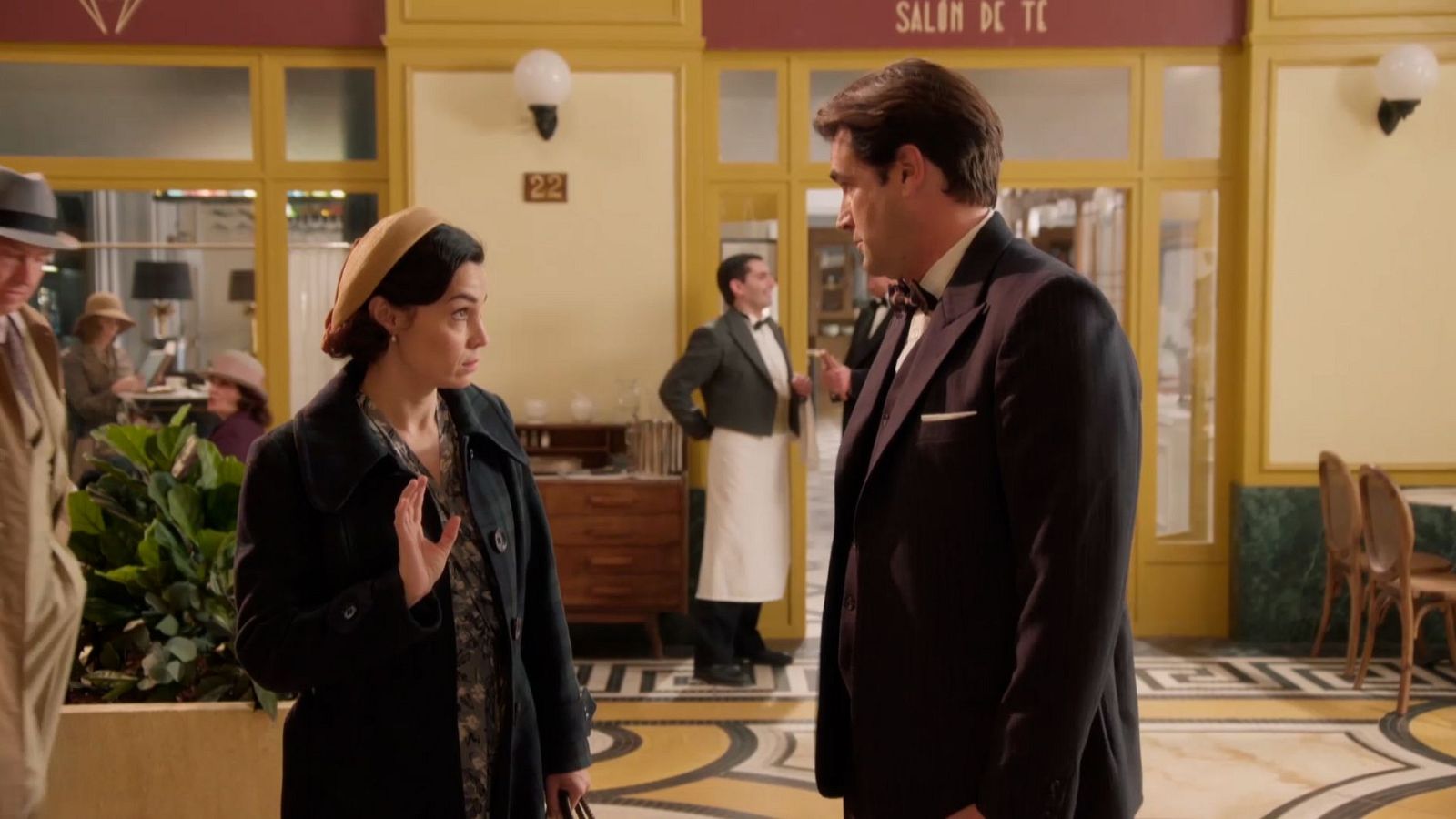 La Moderna: Mario pide una segunda cita a Teresa - Salón de té La Moderna | Ver