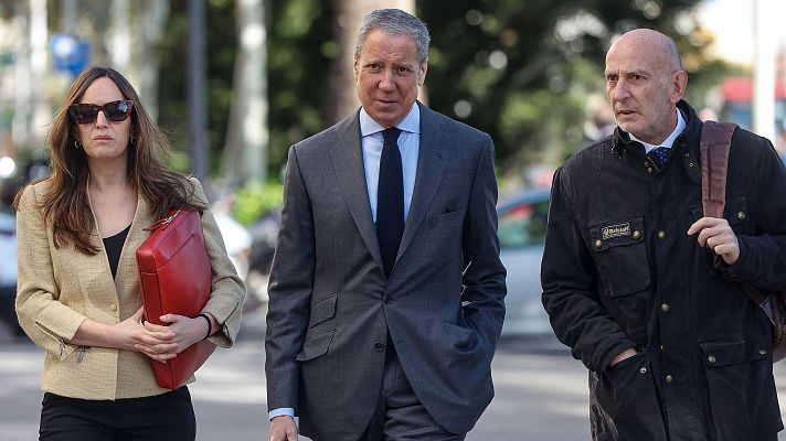 Telediario 1 - Zaplana se desvincula de adjudicaciones públicas en el caso Erial
