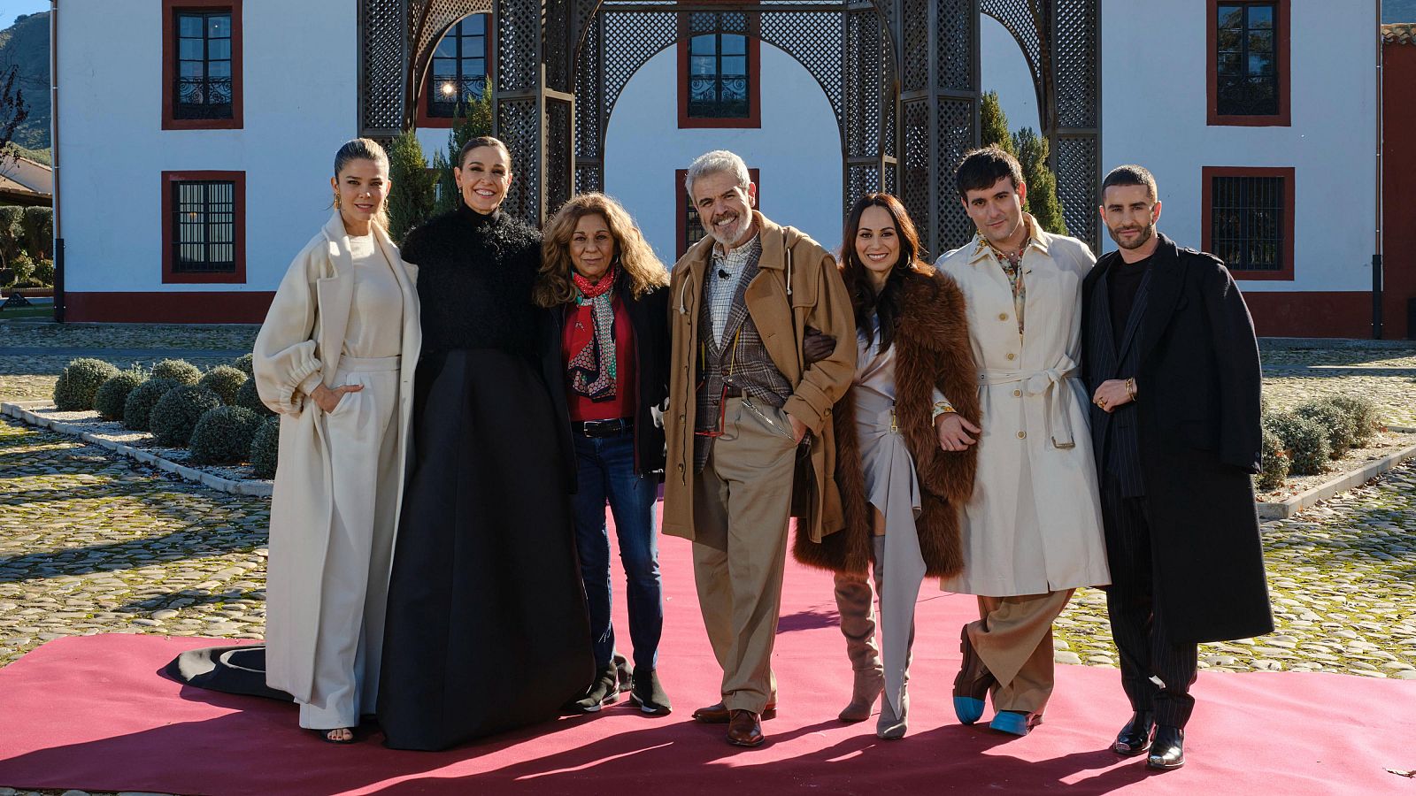 Pelayo Díaz, Juana Acosta y Lolita coserán junto a los finalistas