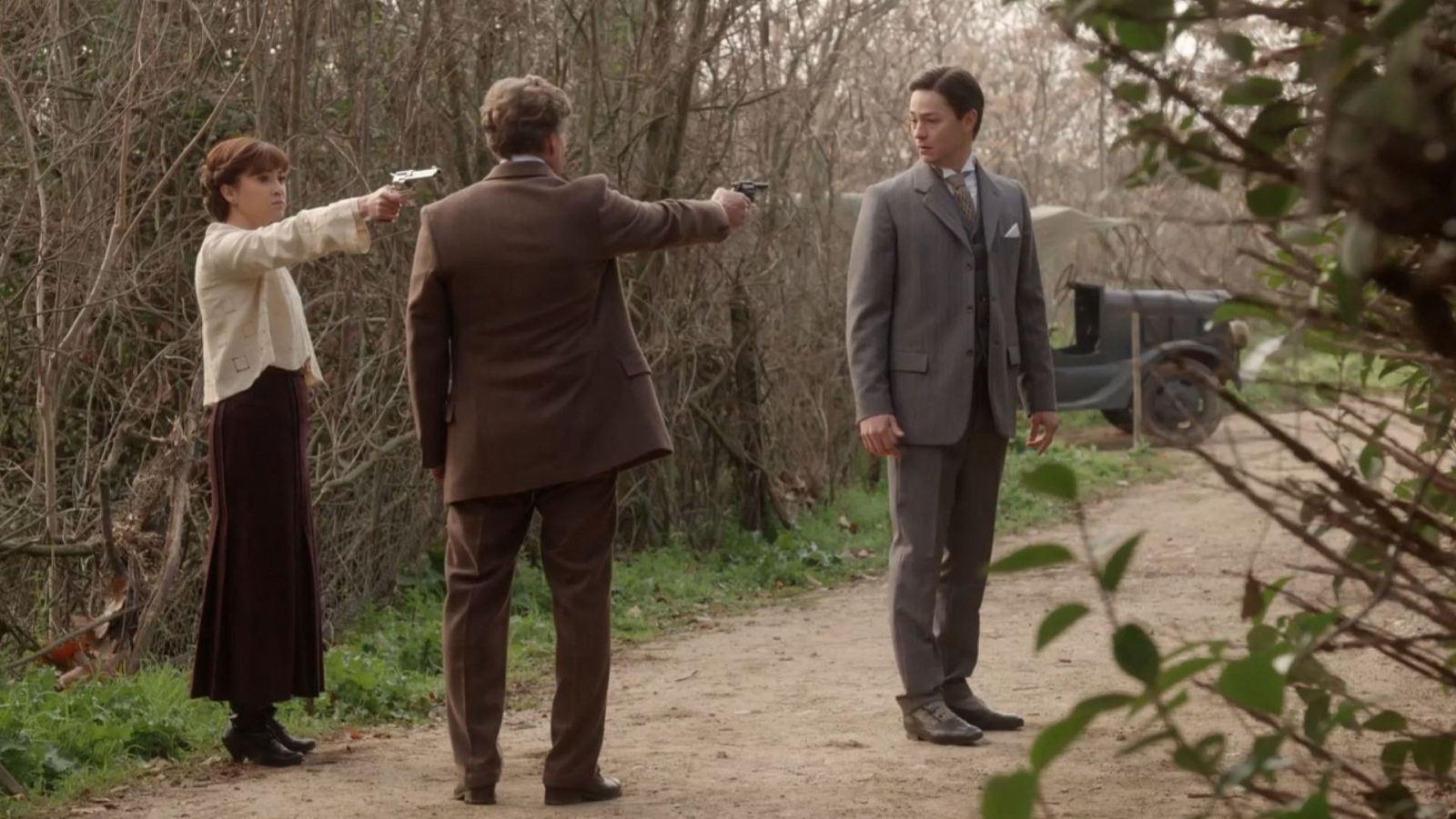 La Promesa: Catalina empuña un arma para salvar a Pelayo - La promesa | Ver