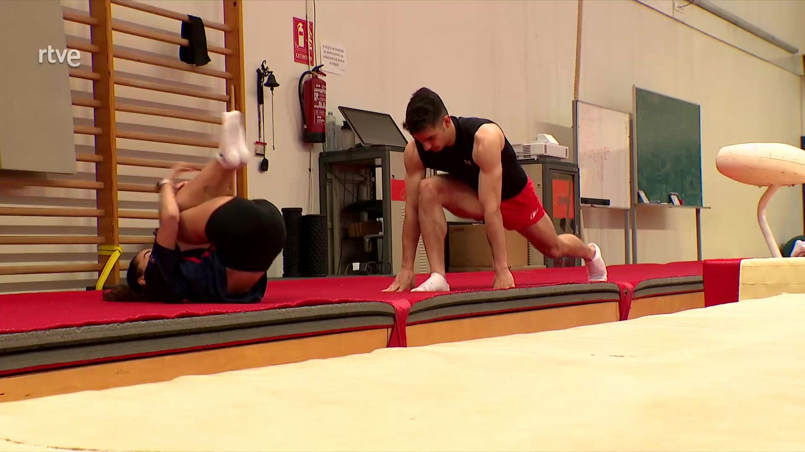Noemí Romero y David Vega estarán en París en gimnasia de trampolín
