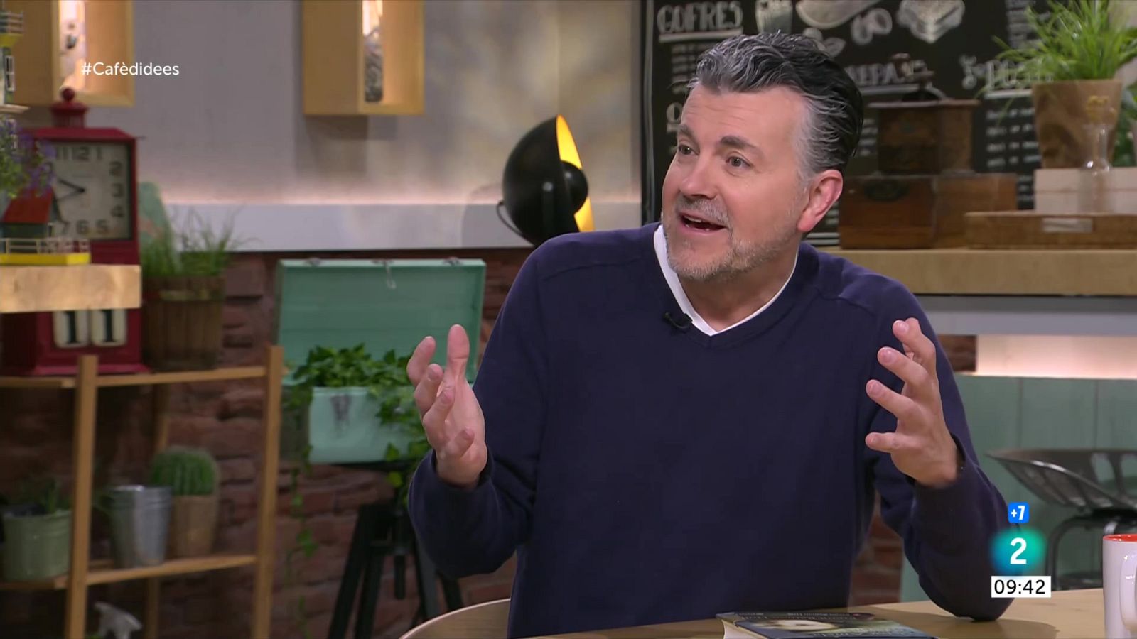 Ramon Gener presenta 'Història d'un piano', Premi Ramon Llull 2024 - Cafè d'idees | Veure