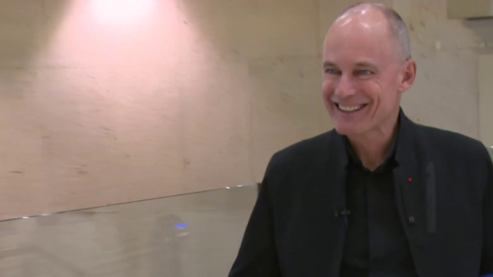 Telediario 1 - Un aeronauta quiere dar la vuelta al mundo en un avión propulsado por hidrógeno verde