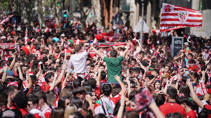 Telediario 1 - La gabarra ya está preparada para surcar la ría 40 años después
