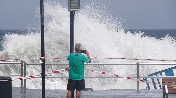 Mareas vivas en Canarias: varios barrios costeros están afectados