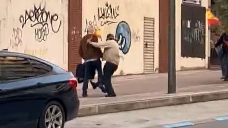 El secretario general del PSOE en Ponferrada sufre una agresin por parte de un manifestante de extrema derecha