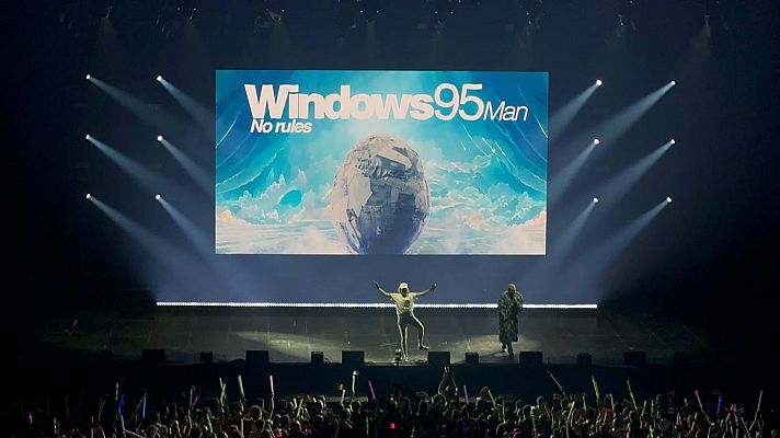 Windows95man (Finlandia) canta \"No Rules!\"
