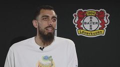Borja Iglesias elogia a Xabi Alonso, su entrenador en Leverkusen: "Es buena persona y trabaja bien"